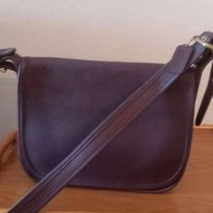 Vintage Coach Patricia Legacy Brown shoulder/cross bag. Size 8x11x3.5